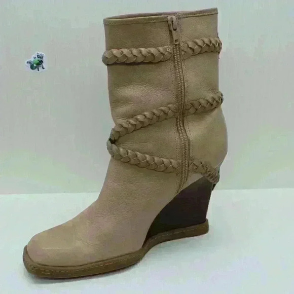 Vince Camuto Women’s Brown Leather Wedge Booties Size US 9 B - Picture 4 of 11